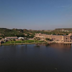 Lake View Hotel And Resort